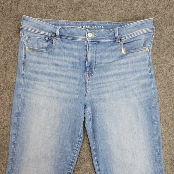 American Eagle Outfitters Light Blue Boot Cut Jeans - Picture 4 of 11